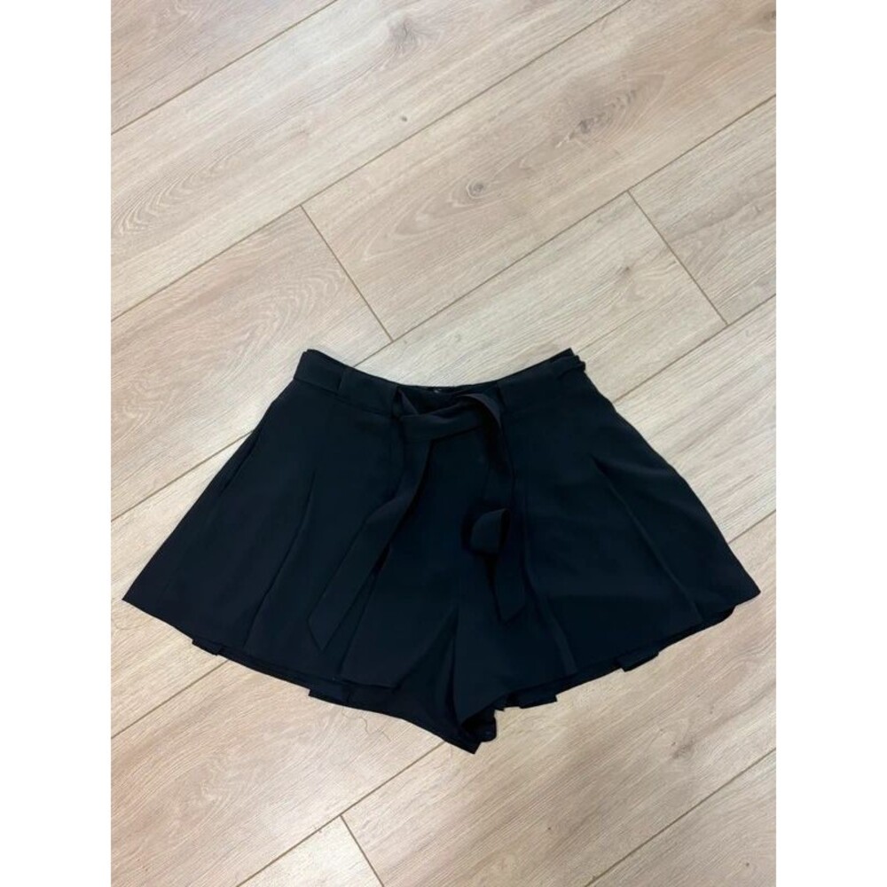 Aritzia Sunday Best Black Flowy Pleated Tie Waist Shorts 2